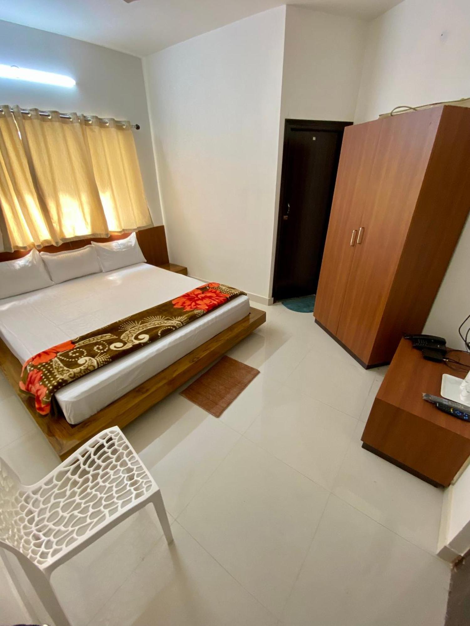 Lake Land Guest House Kolkata Exterior photo